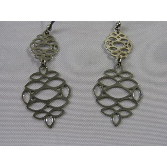Silver Tone Filigree Drop Earrings 3.5" Classic Boho Cottagecore Dangly Drop - Picture 4 of 4